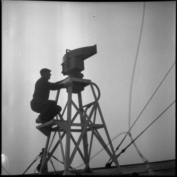 Chalutier Terre-Neuvas Bois Rosé - Marc Lagniel réparant le radar - 1952