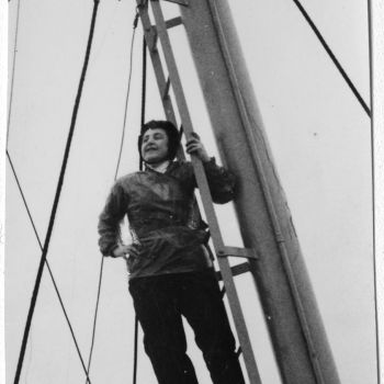 Chalutier Terre-Neuvas Bois Rosé - portrait d'Anita Conti en haut du mât - 1952