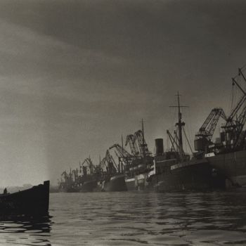 Casablanca   homme dans un canot dans le port 1941 1943