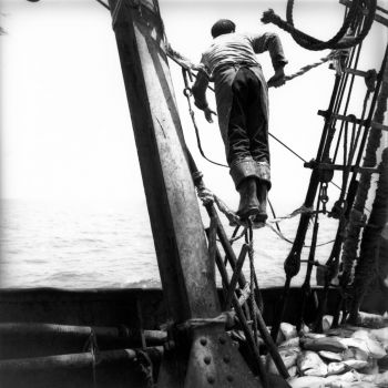 Chalutier Hardi II   marin dans les agrès du navire 1941 1943